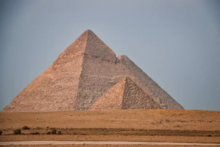 Construction des pyramides : ce que l&rsquo;on sait du chantier