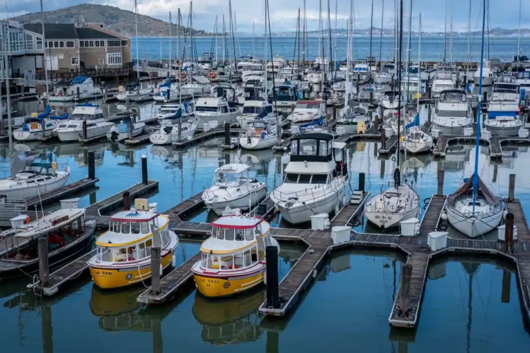 Location de bateau : permis, prix et points à vérifier