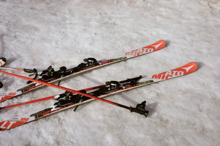 Location de ski chez Intersport : réserver, choisir son pack et payer le juste prix
