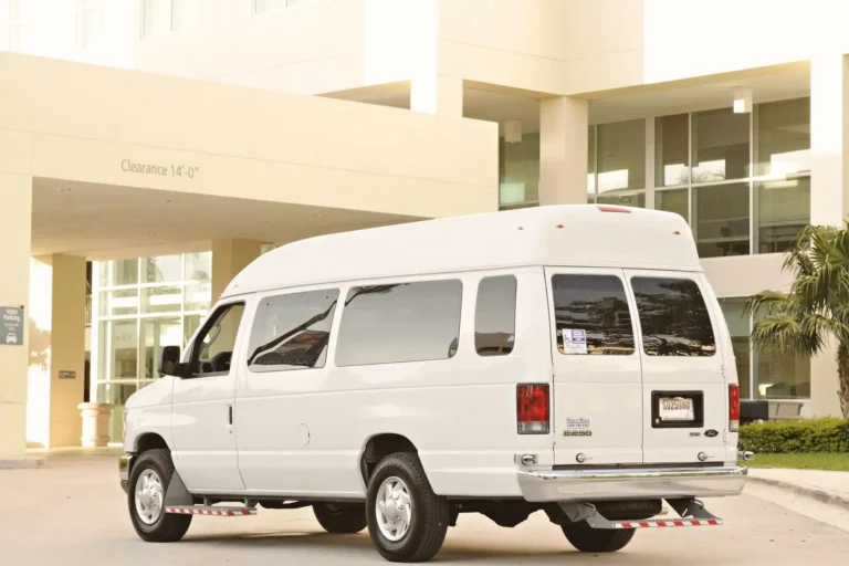 Louer un minibus : le nombre de places décide du permis
