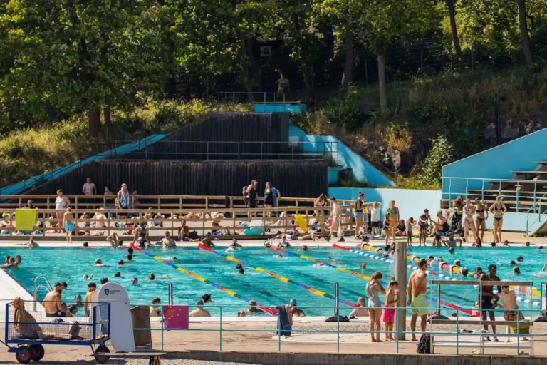 Piscine extérieure en Allemagne : la culture du Freibad