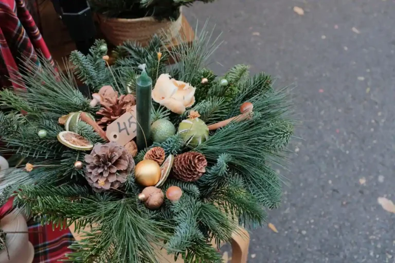 Tendances déco de Noël 2025 : couleurs, matières et sapin