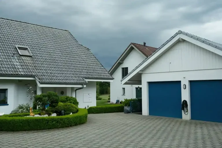 Acheter une maison : terrain, bâti et charges à bien vérifier