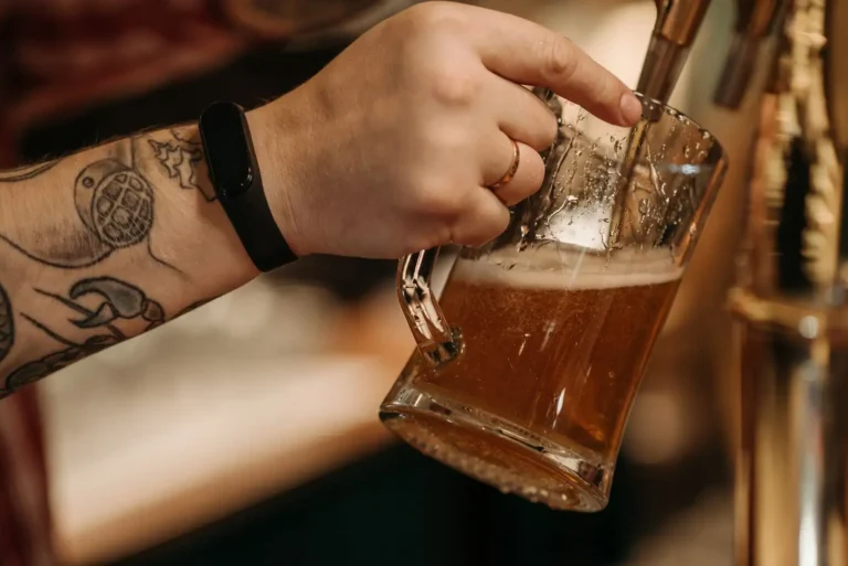 Louer une tireuse à bière : réserver, refroidir, servir, rendre