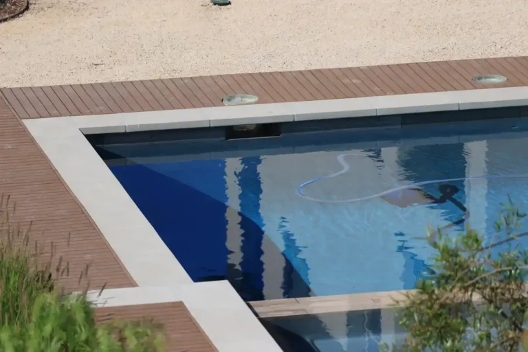 Prix de l&rsquo;entretien d&rsquo;une piscine : le budget poste par poste