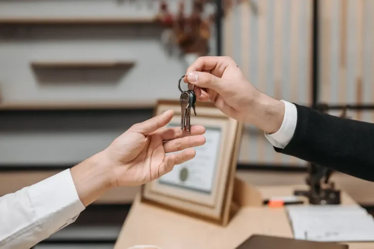 Vendre un bien immobilier : du compromis à la signature