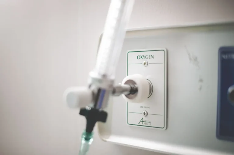 Chambre d&rsquo;hôpital : comment elle est conçue et ce qu&rsquo;on y trouve