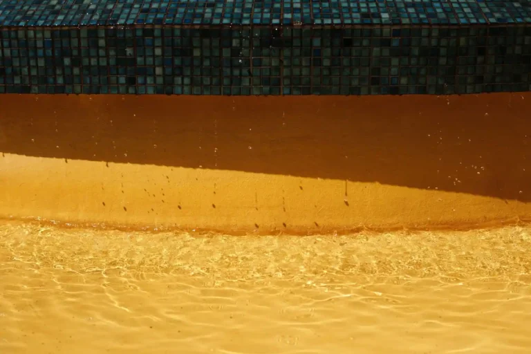Entretien de piscine : le prix qui ne tient pas dans une année