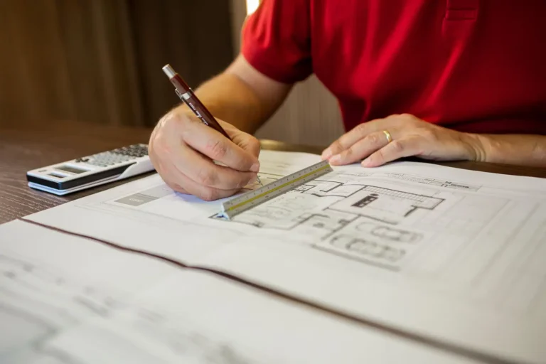 Prix d&rsquo;un permis de construire : ce qui se paie vraiment, et quand